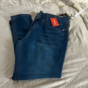 NWT Women’s Dark Blue Skinny Jeans Size 13/31